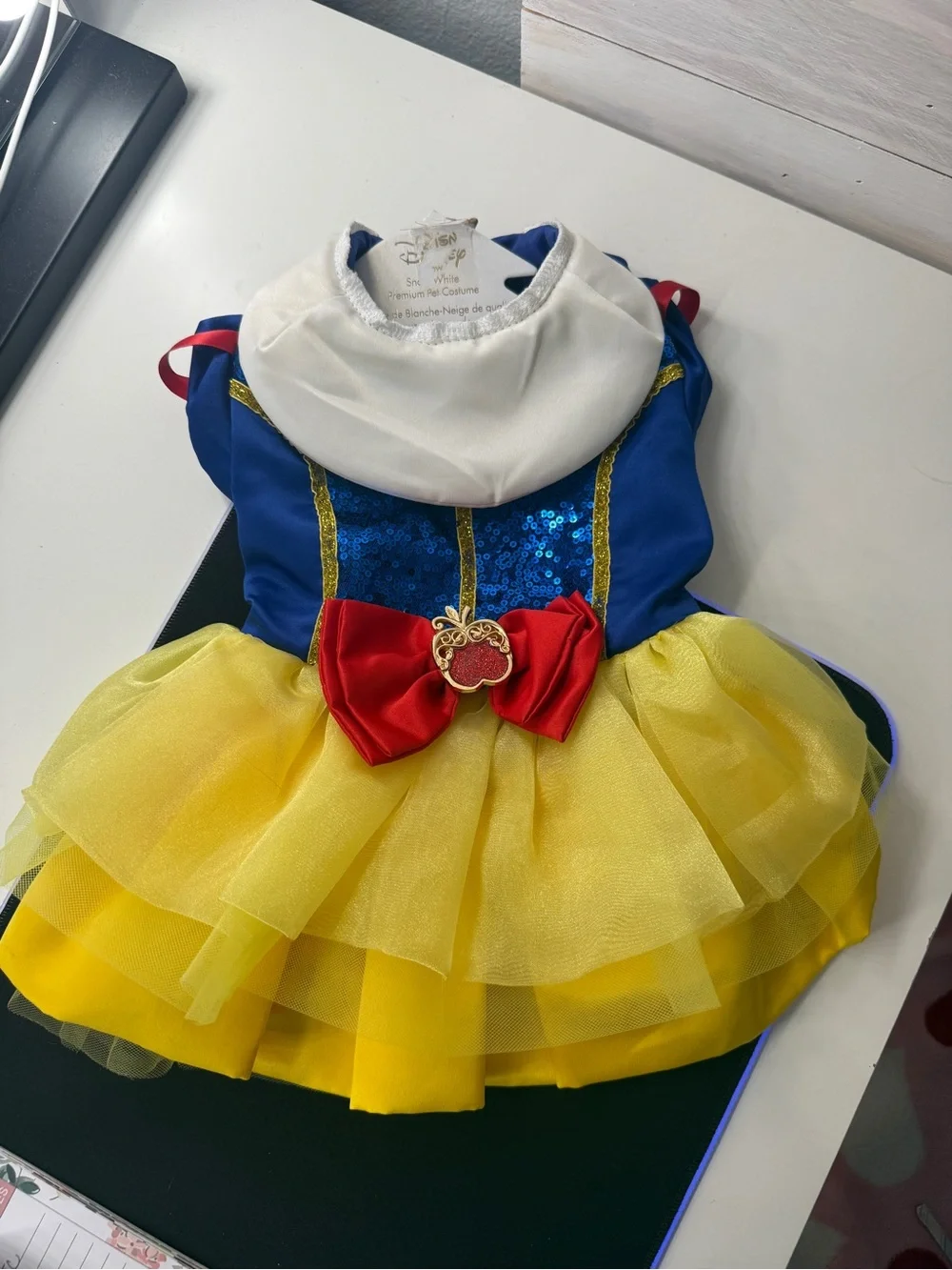 Disney Princess Premium Pet Costume Snow White M NWT Minor Defect READ